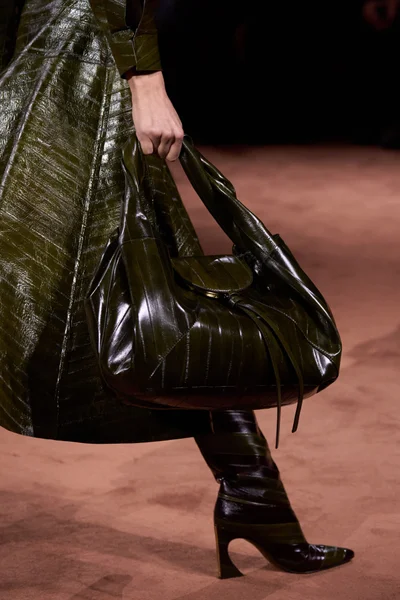 Look 69